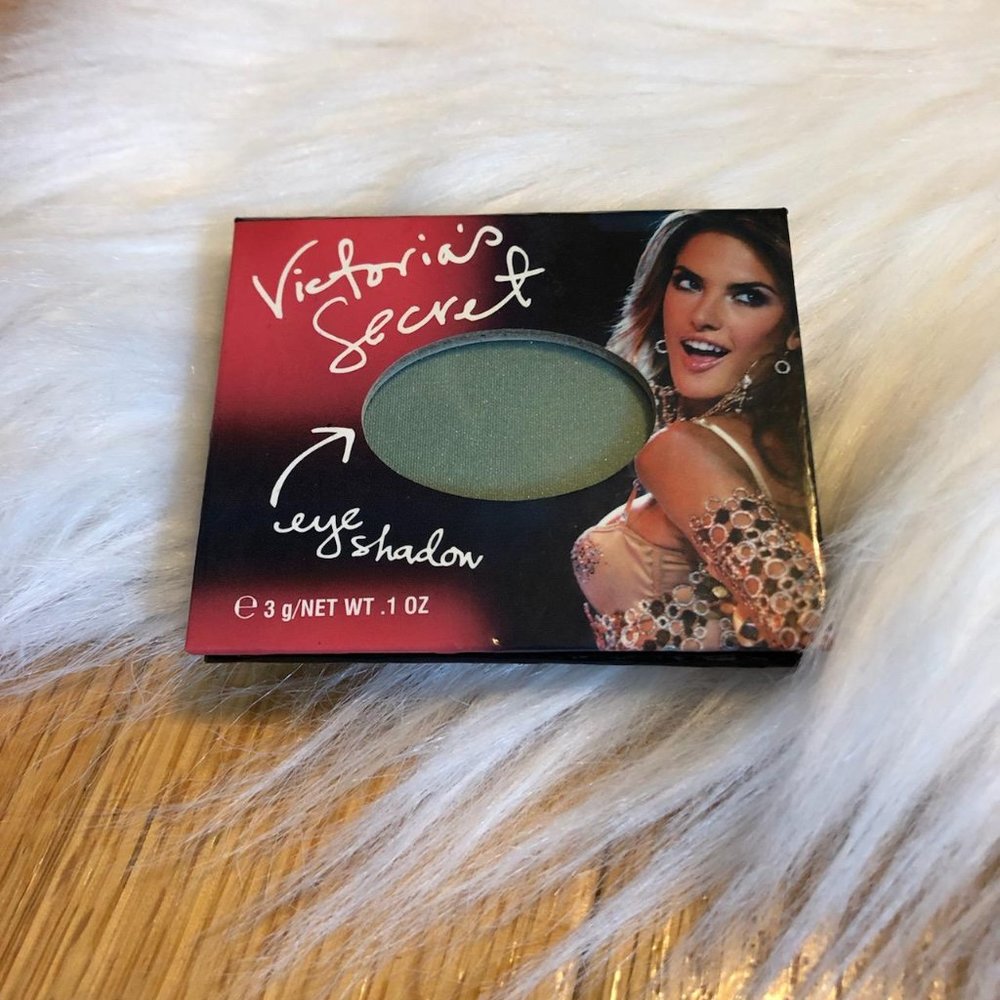 Victoria Secret Green Eyeshadow